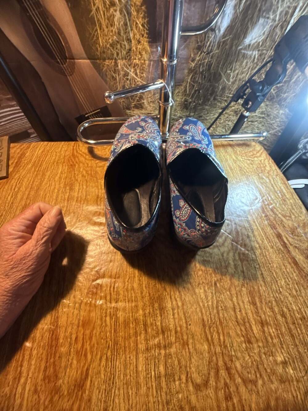 Walmart Paisley Print Slip Resistant Clogs Size 8